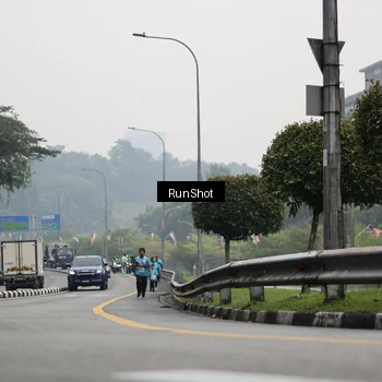 Runner Photo 7039679