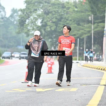 Runner Photo 7039681