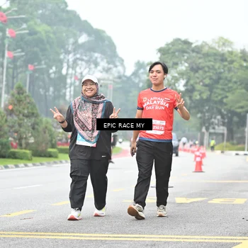 Runner Photo 7039683