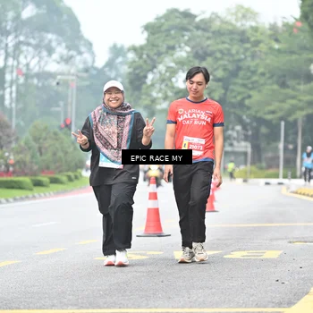 Runner Photo 7039687