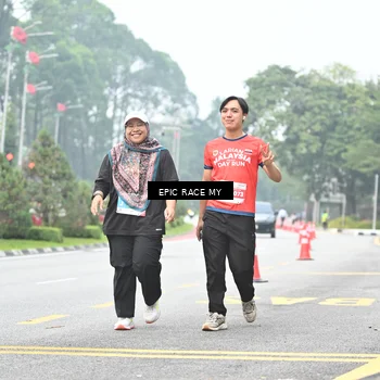 Runner Photo 7039688