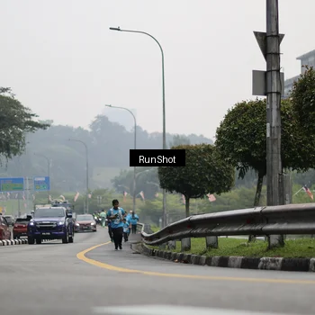 Runner Photo 7039690