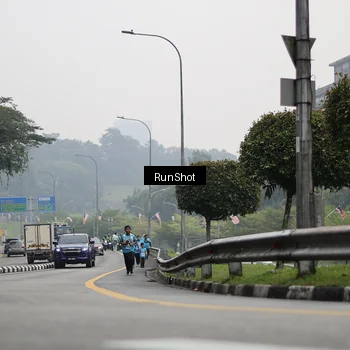 Runner Photo 7039692