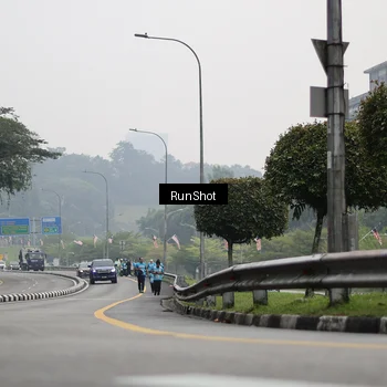 Runner Photo 7039693