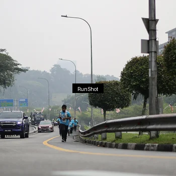Runner Photo 7039703