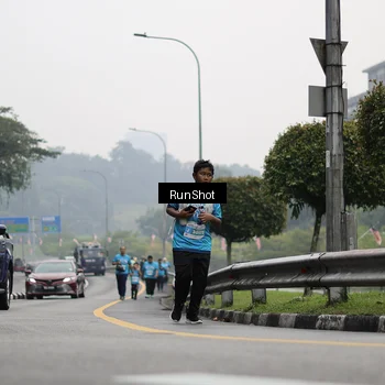 Runner Photo 7039728