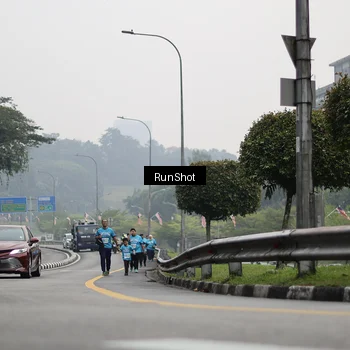 Runner Photo 7039738