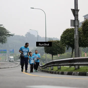 Runner Photo 7039788