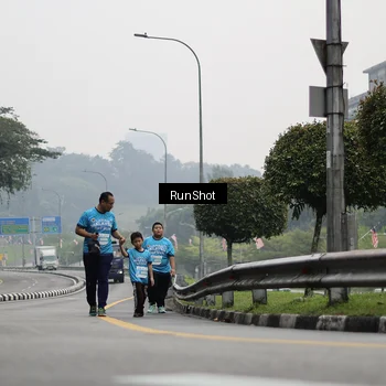 Runner Photo 7039790