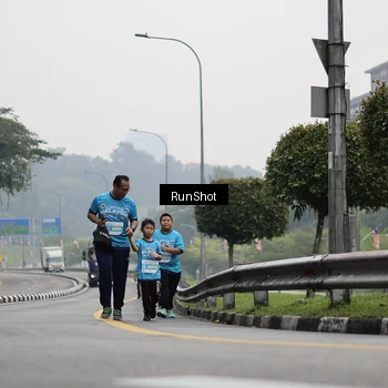 Runner Photo 7039794