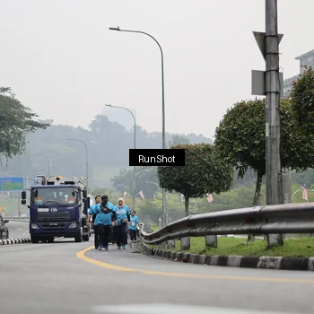 Runner Photo 7039843