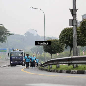 Runner Photo 7039848