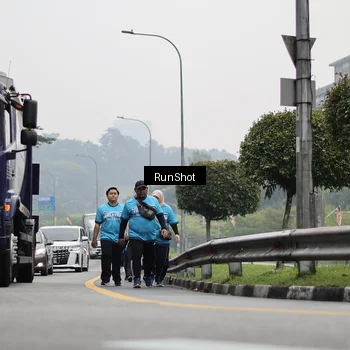 Runner Photo 7039868