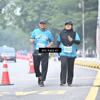 Runner Photo 7039884