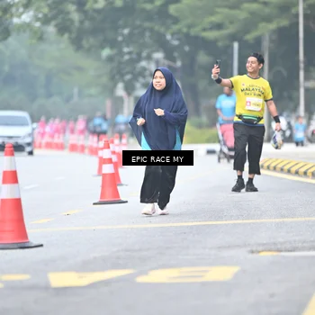 Runner Photo 7039898