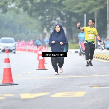Runner Photo 7039902