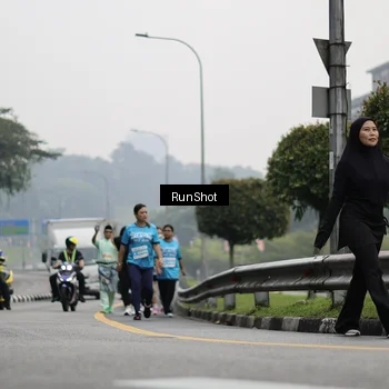 Runner Photo 7039916