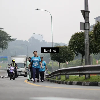 Runner Photo 7039921