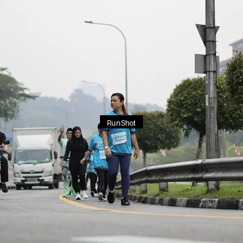 Runner Photo 7039933