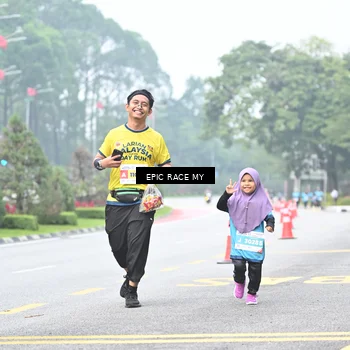 Runner Photo 7039940