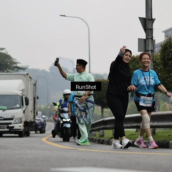 Runner Photo 7039945