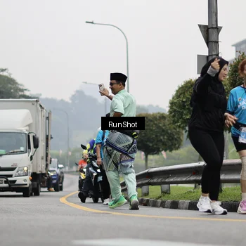 Runner Photo 7039949