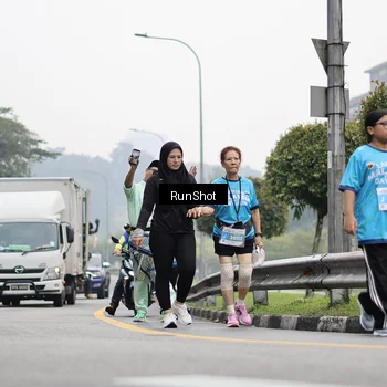 Runner Photo 7039951