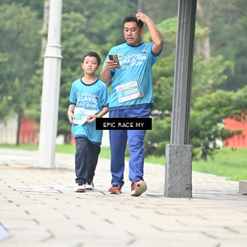 Runner Photo 7039952