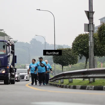Runner Photo 7039978
