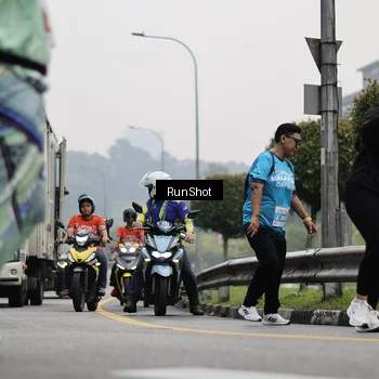 Runner Photo 7040020