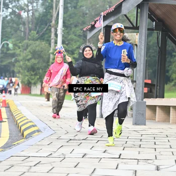 Runner Photo 7040132