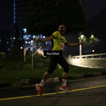 Runner Photo 7040143