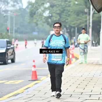 Runner Photo 7040210