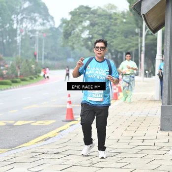 Runner Photo 7040213