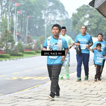 Runner Photo 7040218