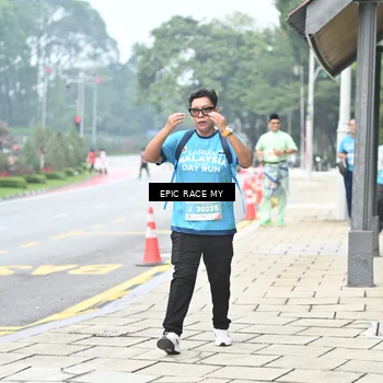 Runner Photo 7040219