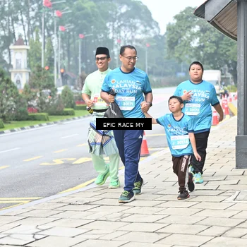 Runner Photo 7040226