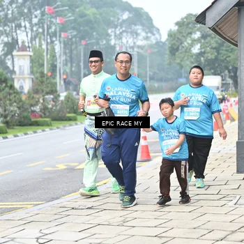 Runner Photo 7040227