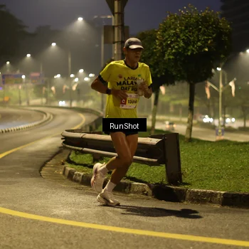 Runner Photo 7040295