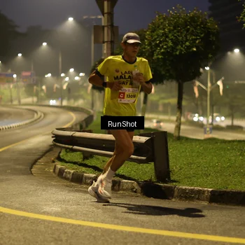 Runner Photo 7040306