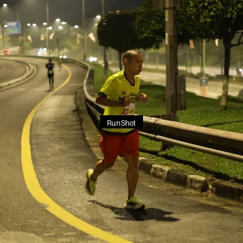 Runner Photo 7040325