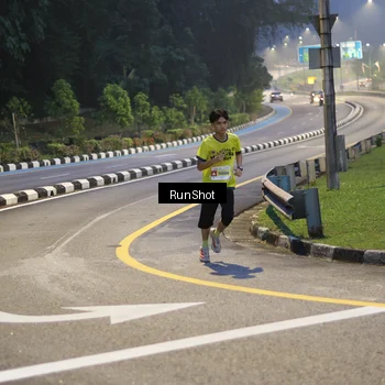 Runner Photo 7040387
