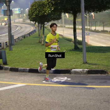 Runner Photo 7040395