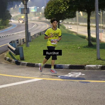 Runner Photo 7040396