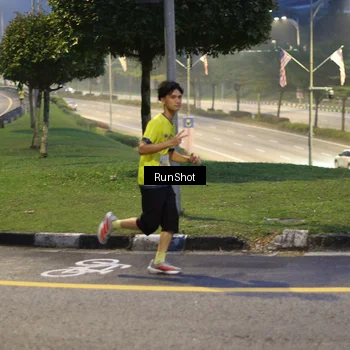 Runner Photo 7040404
