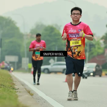 Runner Photo 7040465