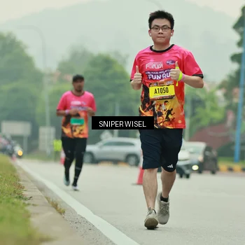 Runner Photo 7040468