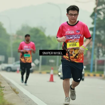 Runner Photo 7040476