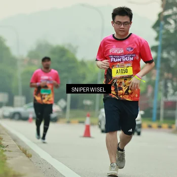 Runner Photo 7040477
