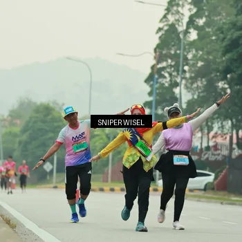 Runner Photo 7040517